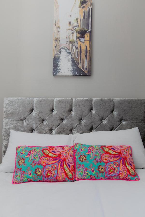 אדינבורו Bright & Homely City Centre Apartment Near Holyrood מראה חיצוני תמונה